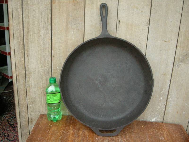 lot 88 image: Vintage Lodge 15-12 Skillet