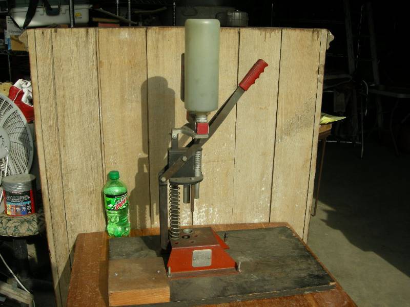 lot 157 image: MEC Speeder 300 Shotshell Reloader