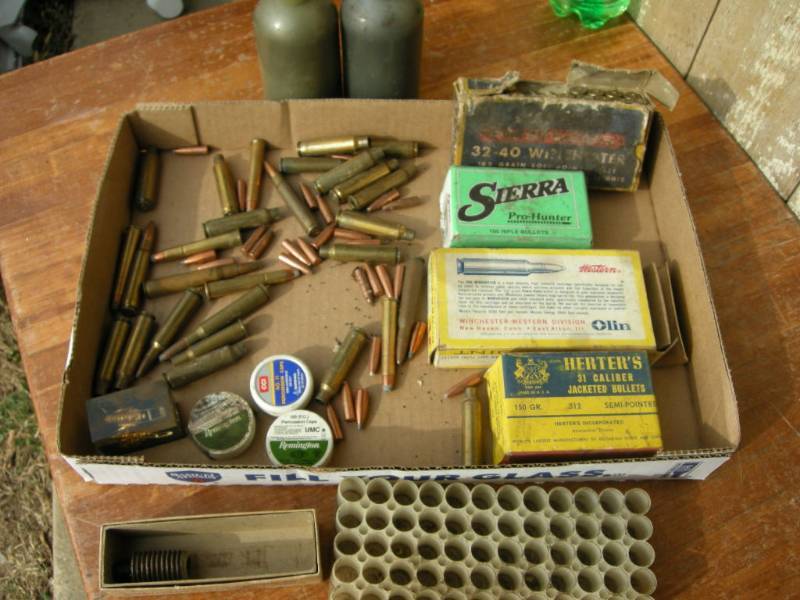 lot 163 image: Misc Ammo Casings, Bullets, Caps, Winchester