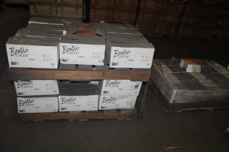 lot 72 image: Lot of (41 Boxes) Boulder Creek Estate Richton 90 Degree Corners and Flats