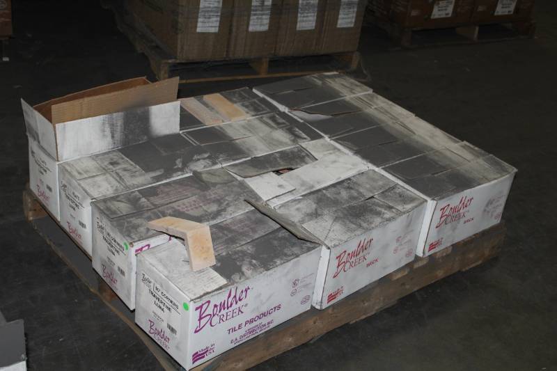 lot 77 image: Lot of (12 Boxes) Boulder Creek Travertine Luna 90 Degree Corners and Flats