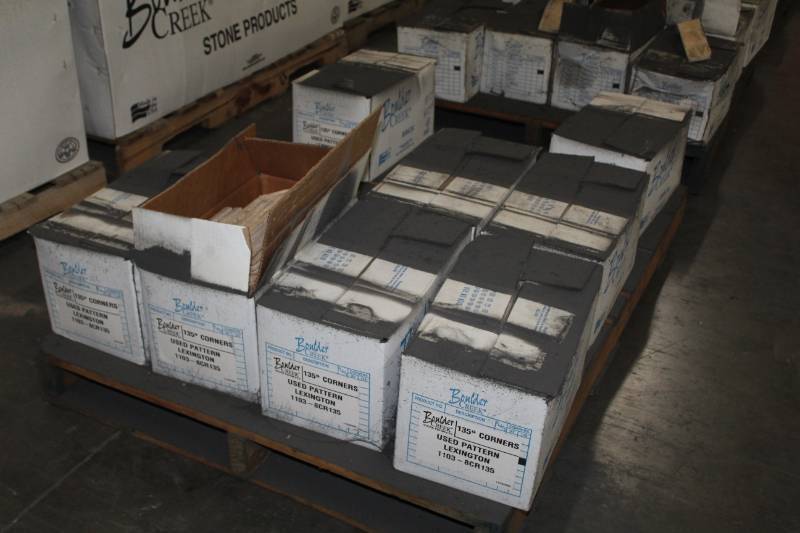 lot 78 image: Lot of (8 Boxes) Boulder Creek Used Pattern Lexington 135 Degree Corners
