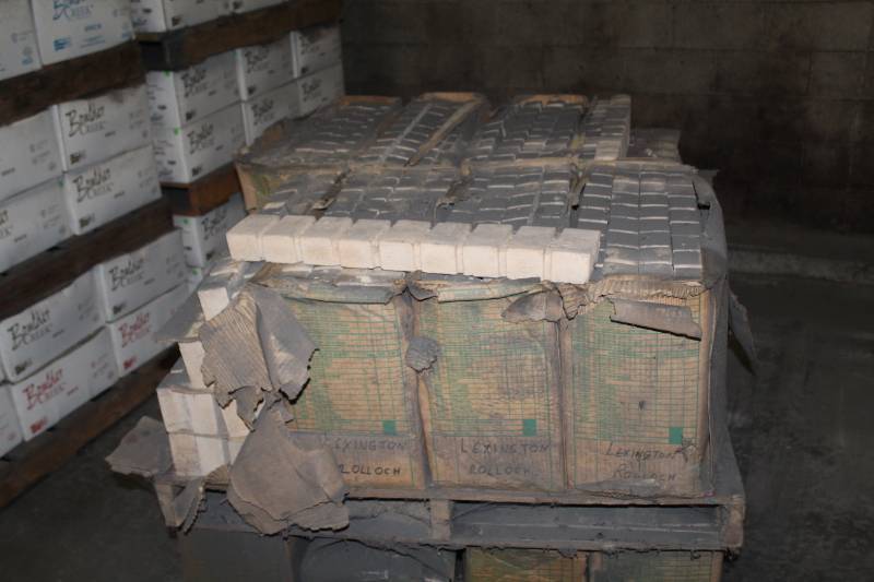 lot 115 image: Lot of (8 Boxes) Boulder Creek Rollock Lexington 24x4x2in.