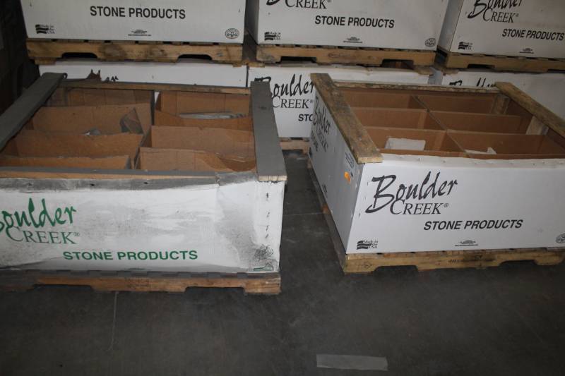lot 124 image: Boulder Creek Windsor Castle Antique Buff 90 Degree Corners
