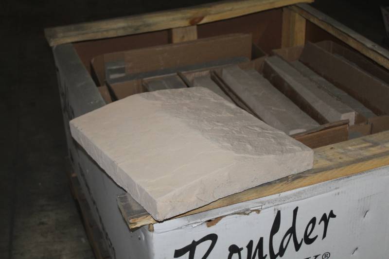 lot 152 image: Lot of (18) Boulder Creek Capstone 16x20x3in. Peaked Antique Tan