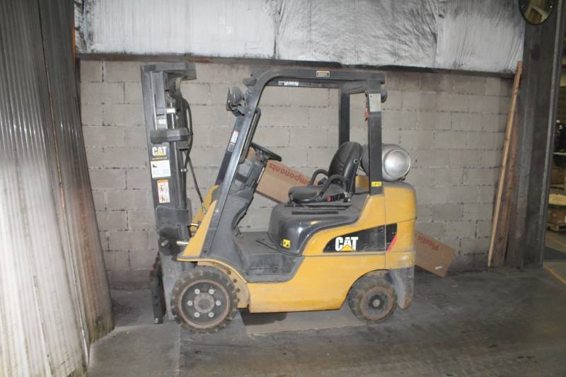 lot 1 image: 2008 Caterpillar Fork Lift - Model C5000-LP