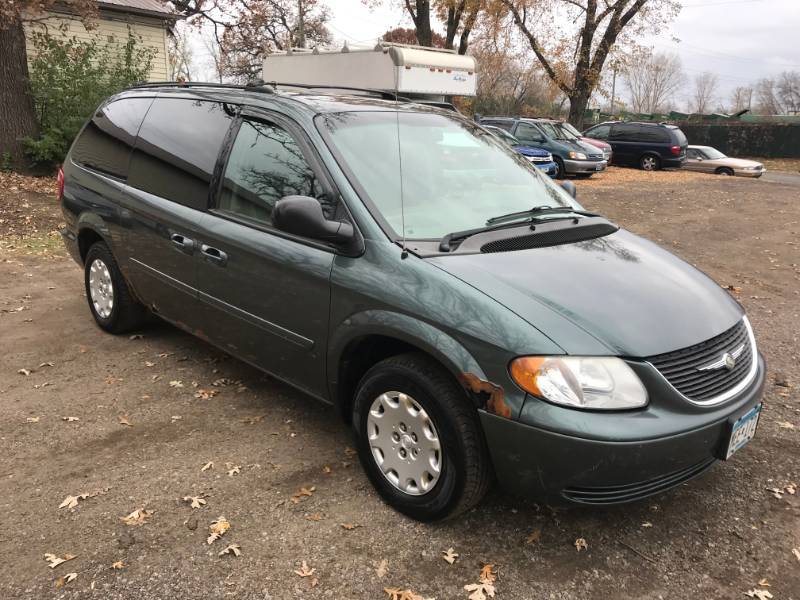 2004 Chrysler Town & Country LX