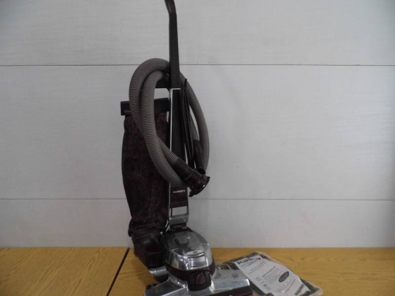 lot 9 image: Kirby wBag and Attachments