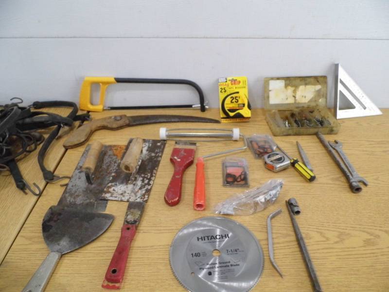lot 10 image: Tools - Bungee Cords