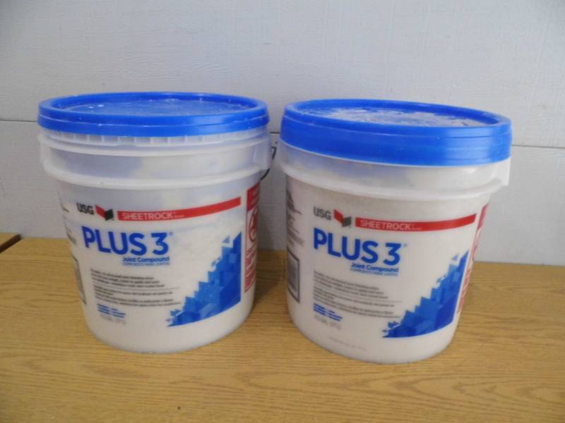 lot 28 image: 2 Tubs Joint Compound