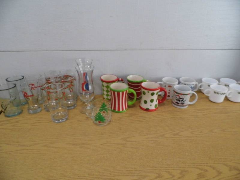 lot 37 image: Glasses - Mugs