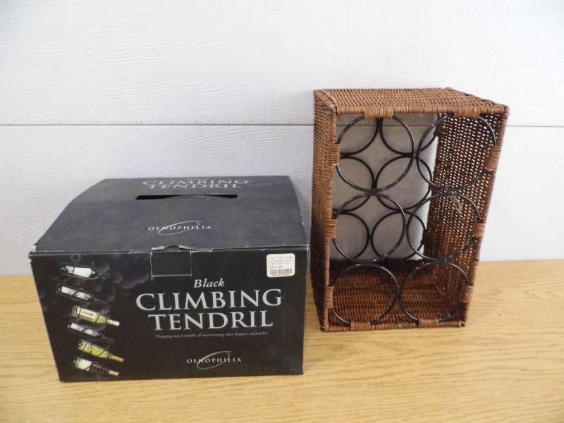 lot 39 image: 2 Wine Racks