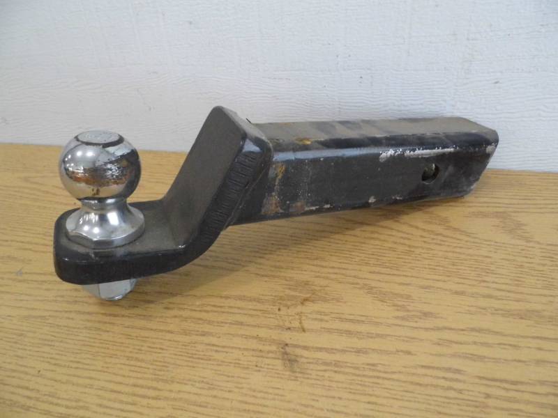lot 81 image: Receiver Hitch