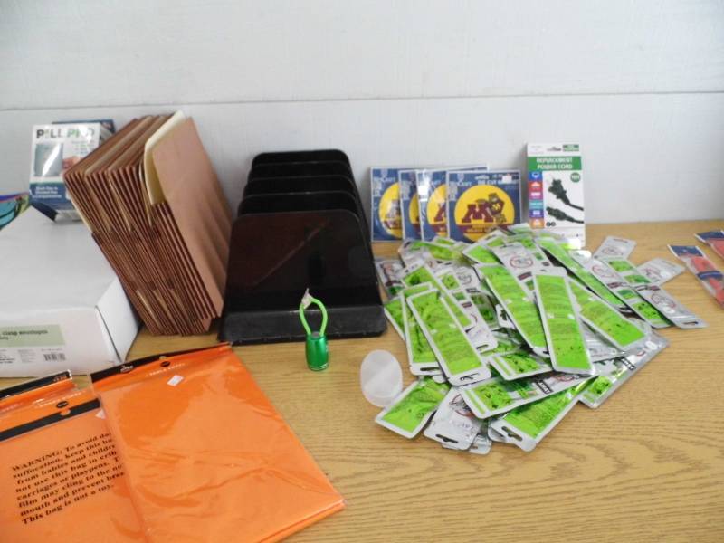 lot 85 image: Bugs Away Bands - office Items