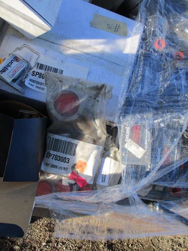 lot 15 image: MISC. RED LED SIDE LIGHT  5- HYDRAULIC VALVES