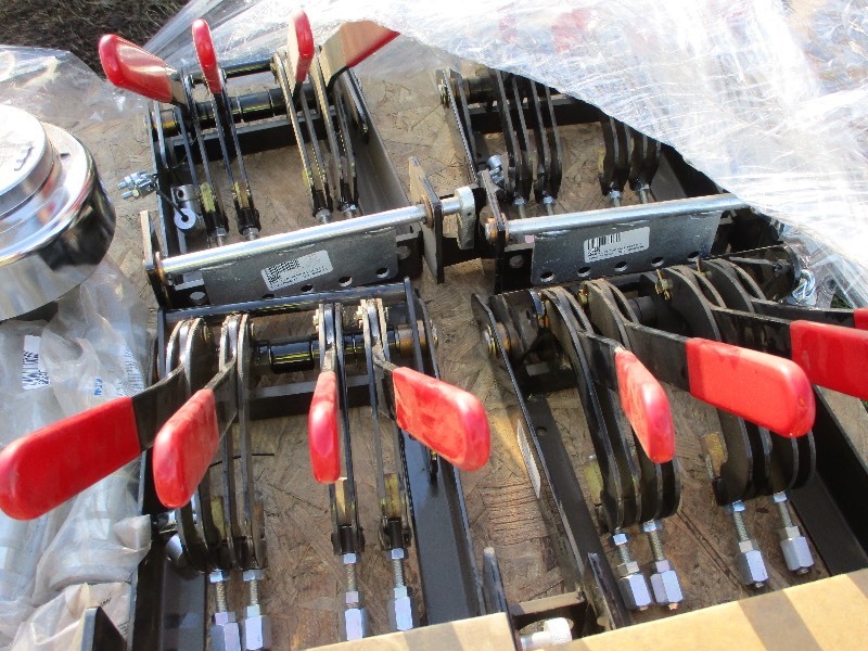 lot 16 image: 4- CONTROL LEVERS 8-AIR CONTROL SWITCHES  16-  HYDRAULIC FEMALE COUPLERS 4 TANK VENTS