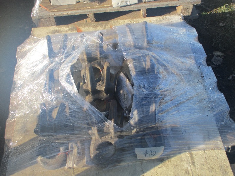 lot 20 image: 9 - WELD ON DRAWBAR EYE