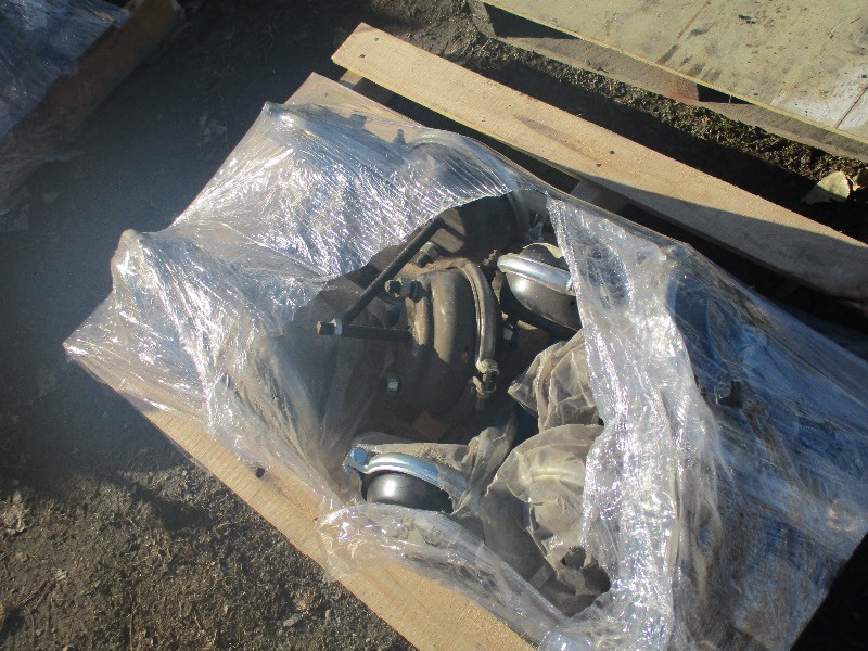 lot 21 image: 9 - AIR BRAKE CHAMBERS