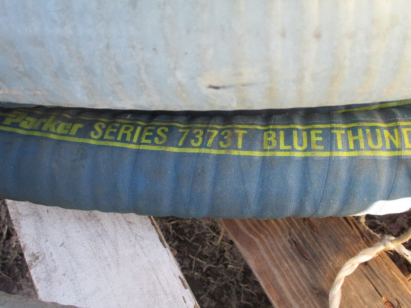 lot 31 image: 3 SUCTION HOSE  2 200 PSI BLUE THUNDER HOSE