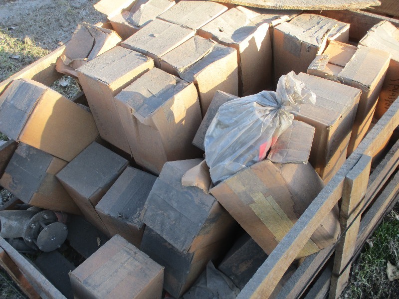 lot 33 image: EST. 40 FLOAT SWITCHES