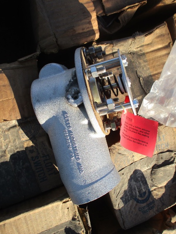 lot 34 image: EST. 50 FLOAT SWITCHES