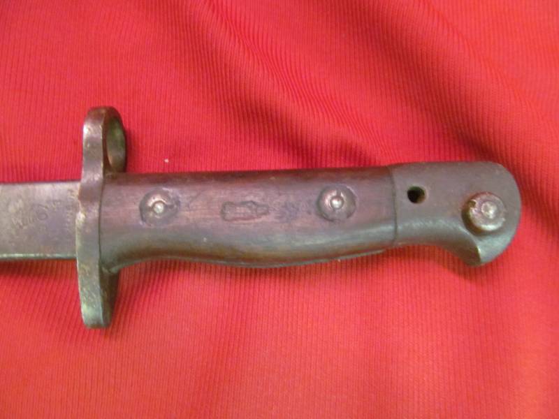 lot 8 image: Military Bayonet