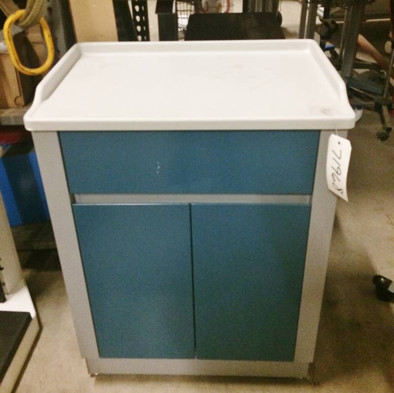 lot 5 image: MSRP $1000 United Metal Fabricators UMF Stationary Medical Cabinet - Great Condition