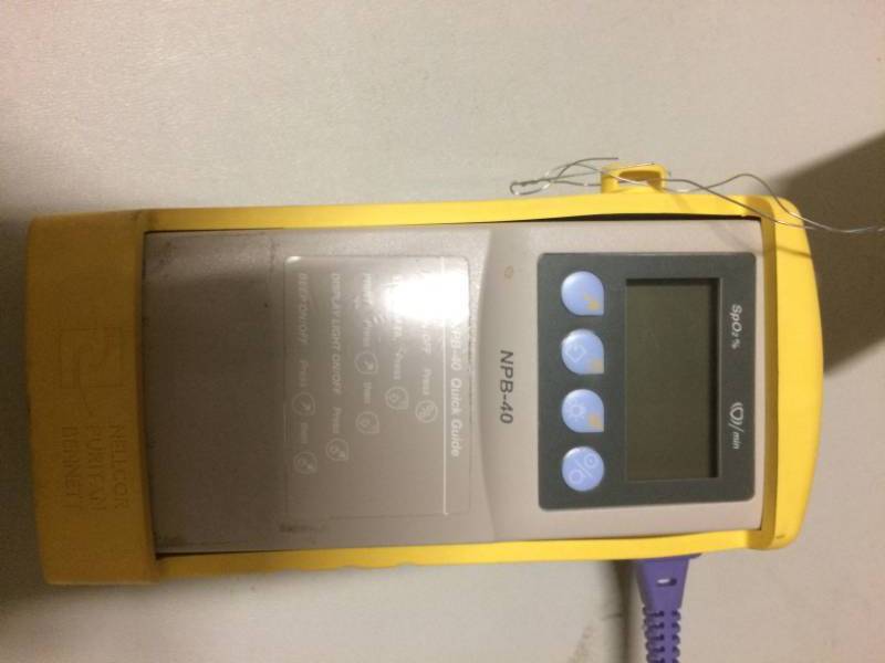 lot 11 image: Retails USED $500 Nellcor NPB-20 Handheld Portable Pulse Oximeter Adult Finger Probe Oxygen Saturation Monitor Medical Device With Case - Nice Condition