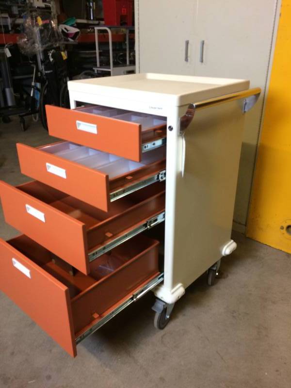 lot 27 image: High Quality Pocket Nurse 4 Drawer Mobile Cart Some Drawers With Sorting Trays Inside - Excellent Condition