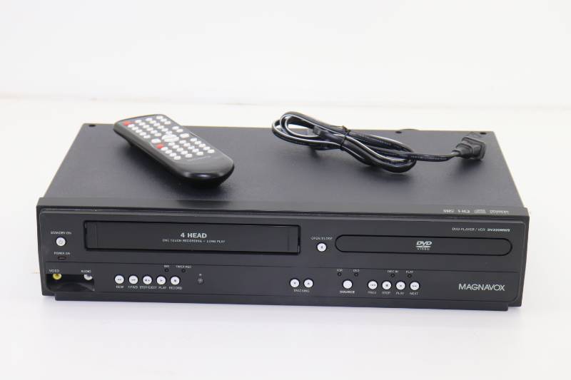 lot 5 image: Magnavox VCRDVD Combo