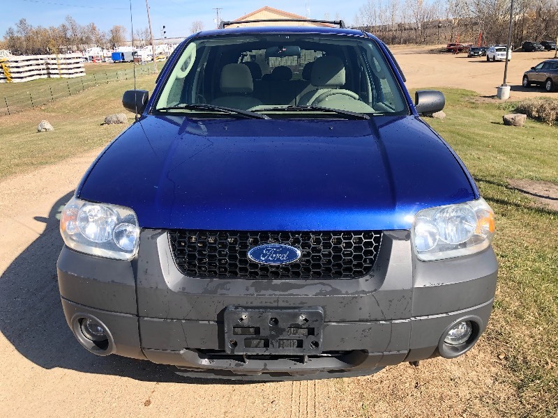 2005 Ford Escape XLT 4WD -No Reserve-