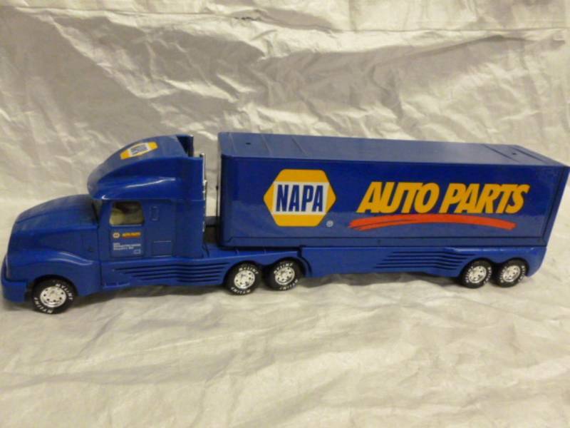 lot 11 image: Nylint Truck