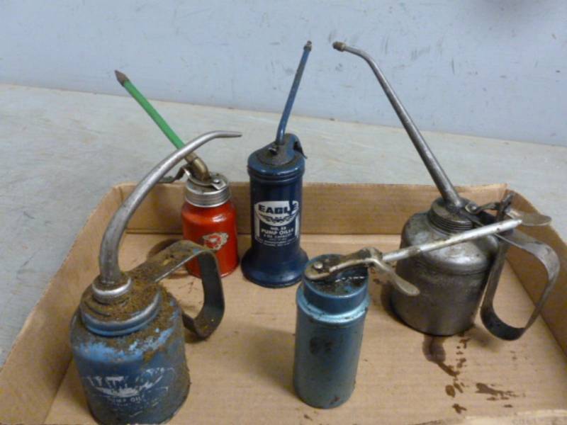 lot 16 image: Vintage Oiler Cans