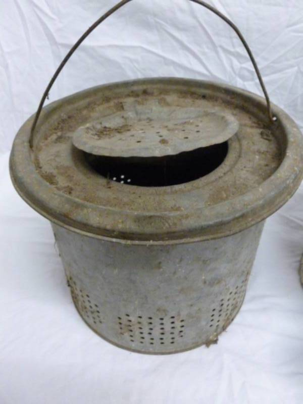 lot 23 image: Vintage Minnow Bucket