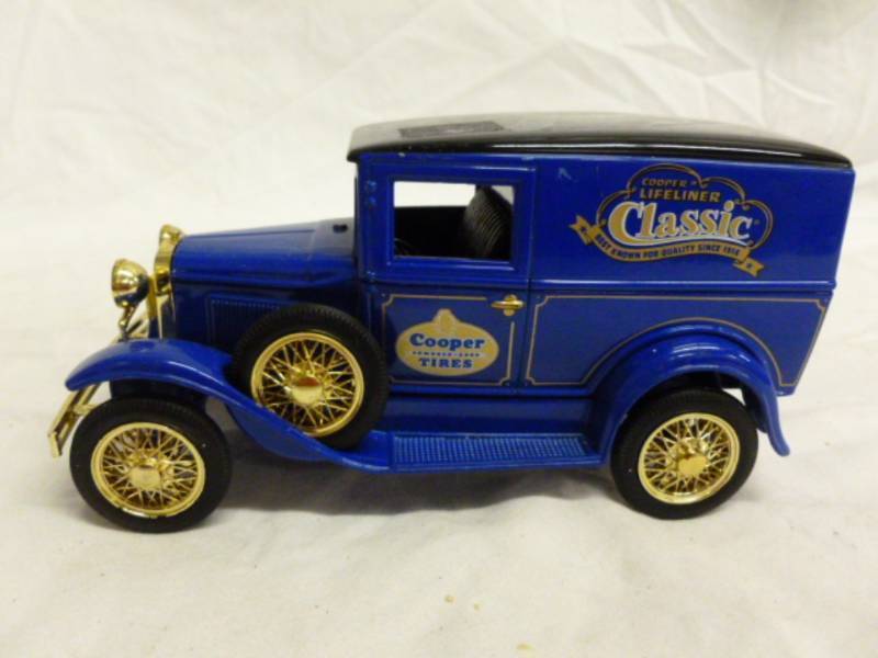 lot 77 image: Collectible
