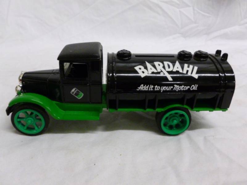 lot 78 image: Ertl Truck Coin Bank