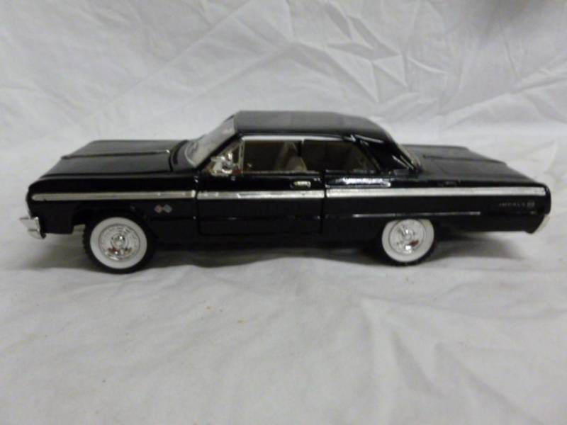 lot 80 image: Collectible