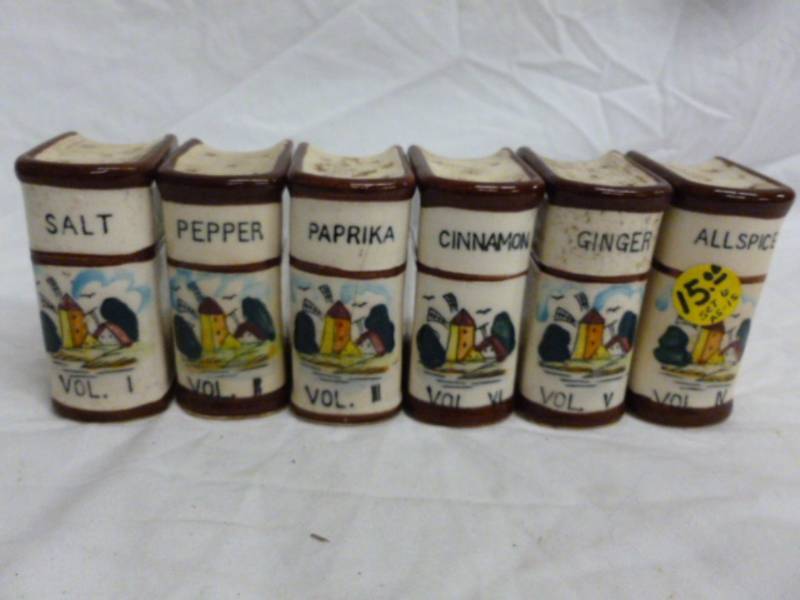 lot 82 image: Vintage Kitchen