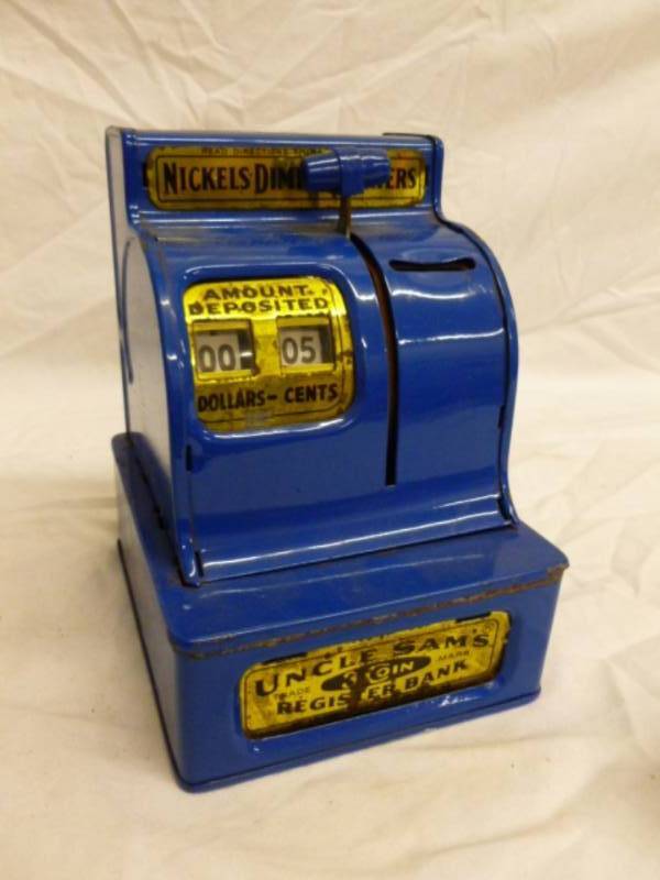 lot 112 image: Vintage Coin Bank