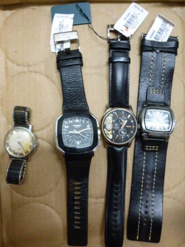 lot 123 image: Watches