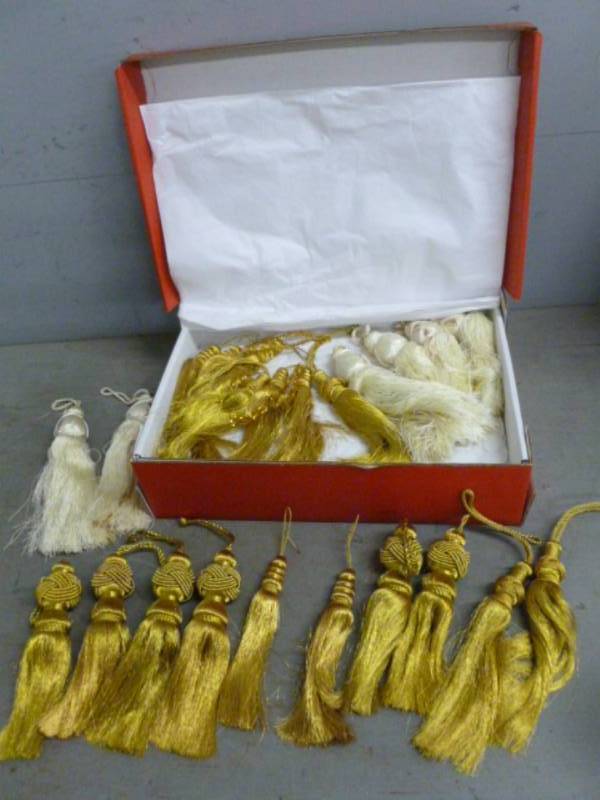 lot 148 image: Christmas Ornaments