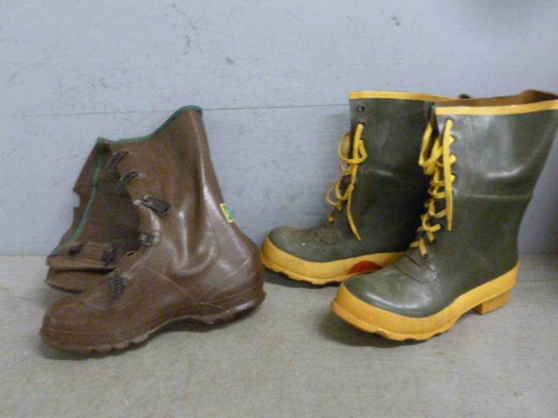 lot 149 image: Chore Boots
