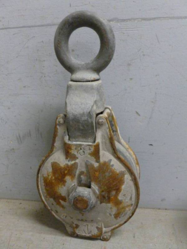 lot 153 image: Vintage Pulley