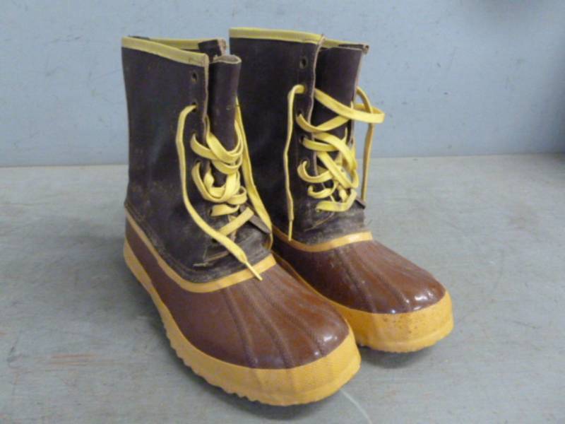 lot 166 image: Sorel Boots