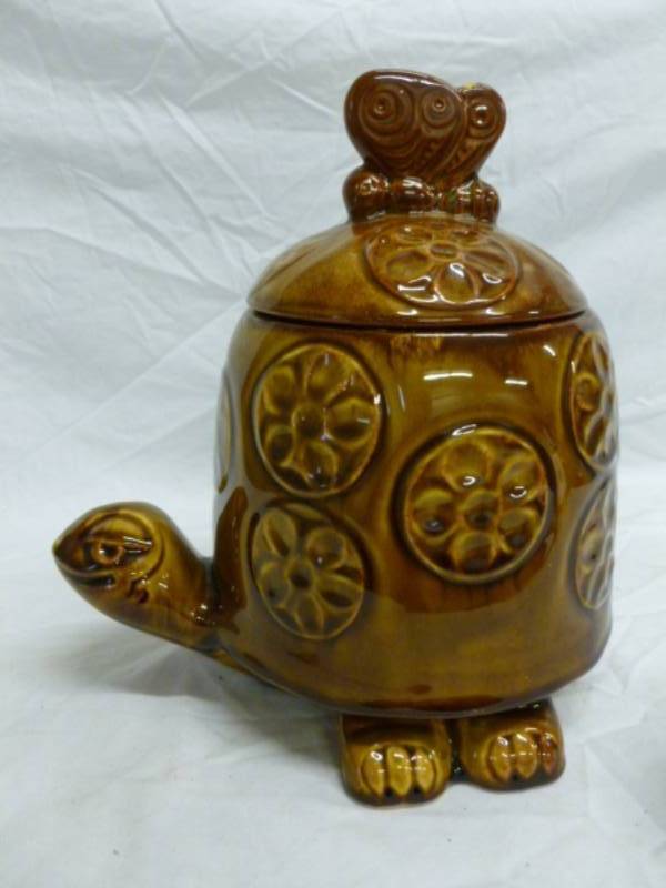 lot 183 image: Vintage McCoy