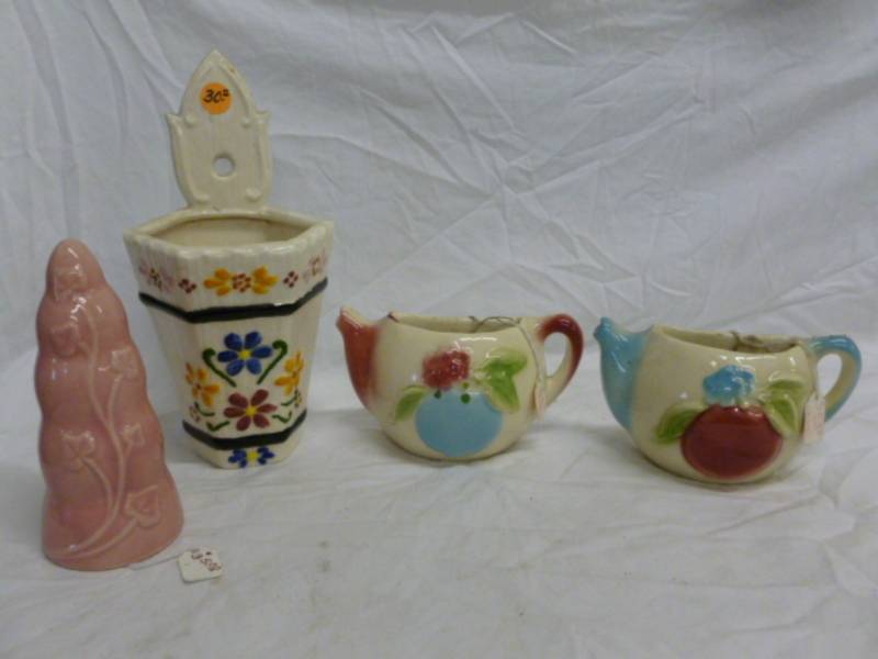 lot 213 image: Vintage Wall Pockets