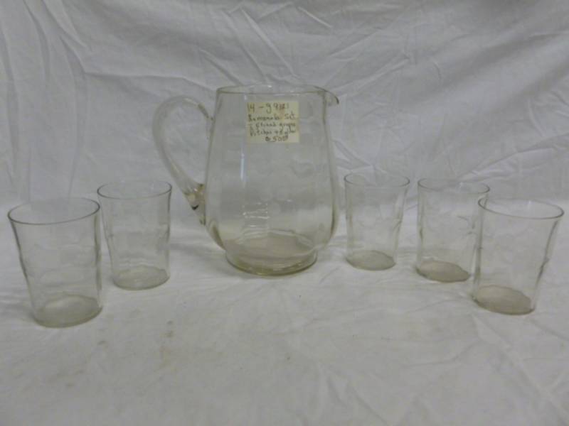 lot 214 image: Lemonade Set