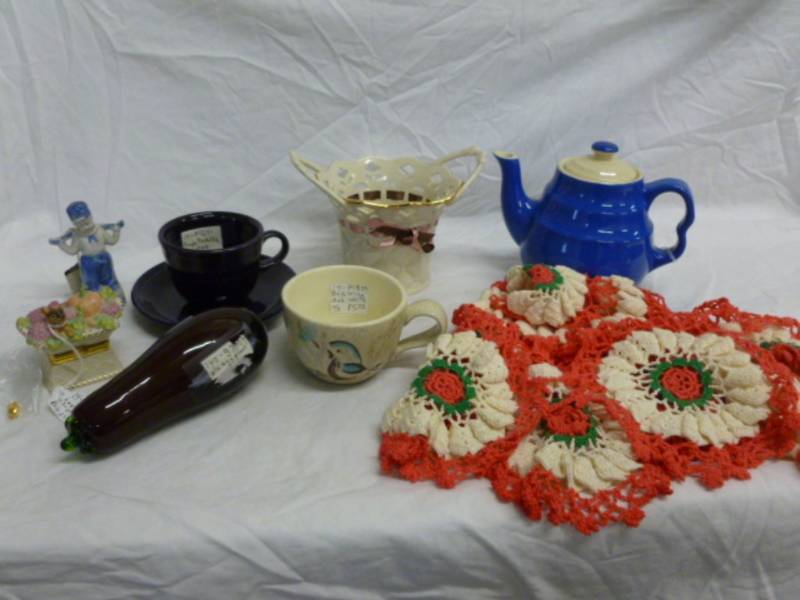 lot 216 image: Lenox