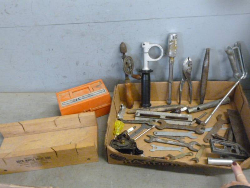 lot 222 image: Tools