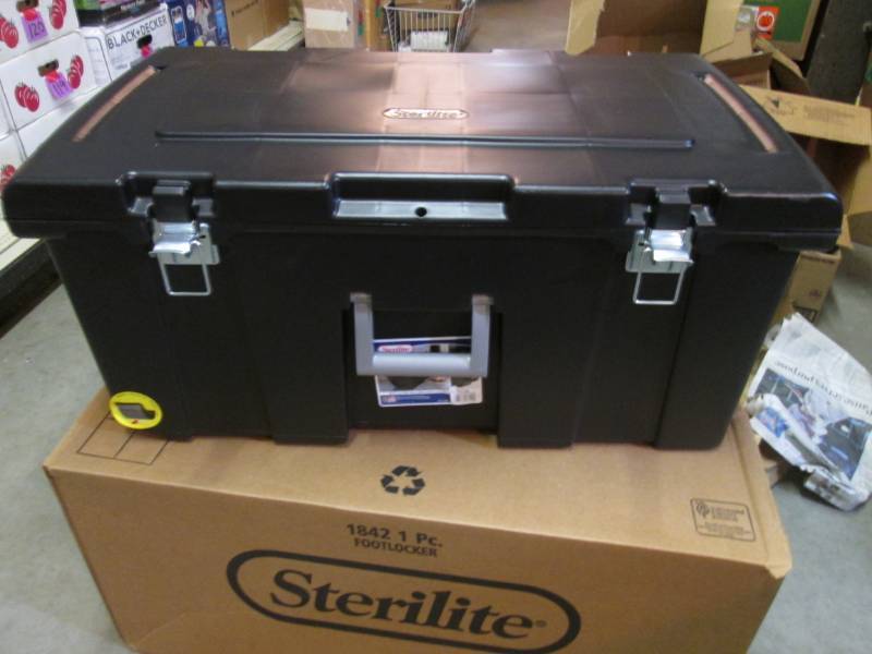 lot 22 image: Sterilite Foot Locker  F-3...